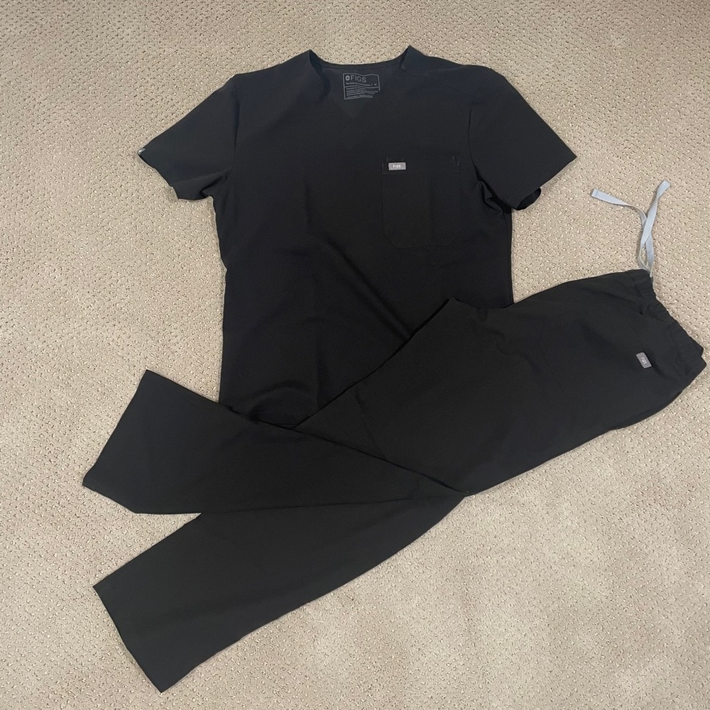 Mens black medium FIGS scrubs. Straight leg